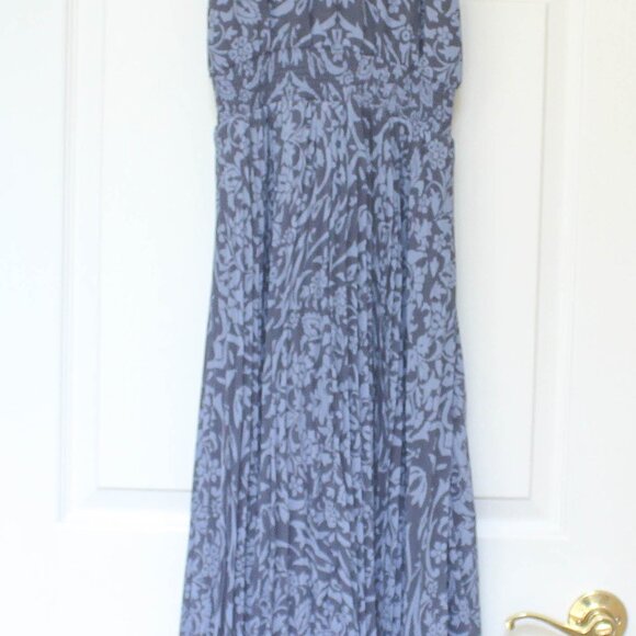 WHBM blue pleated dress, Size 2, Asymmetric hemline, Jacquard pattern - Picture 5 of 6